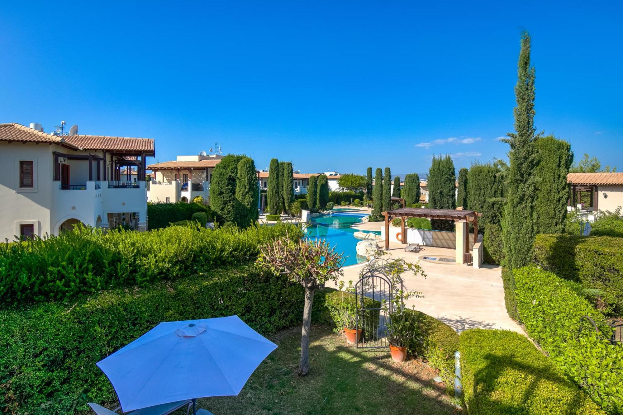 2 Bedroom Apartment Assia With Communal Pool, Aphrodite Hills Resort Куклия Екстериор снимка